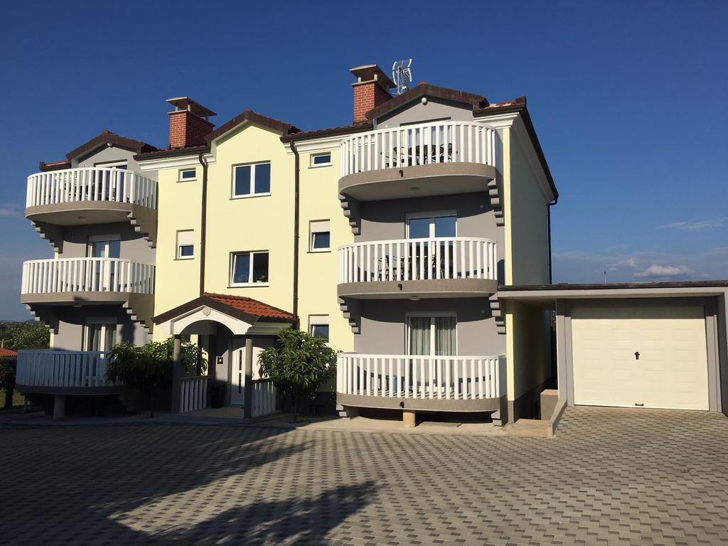 Apartments Barbic Умаг Экстерьер фото