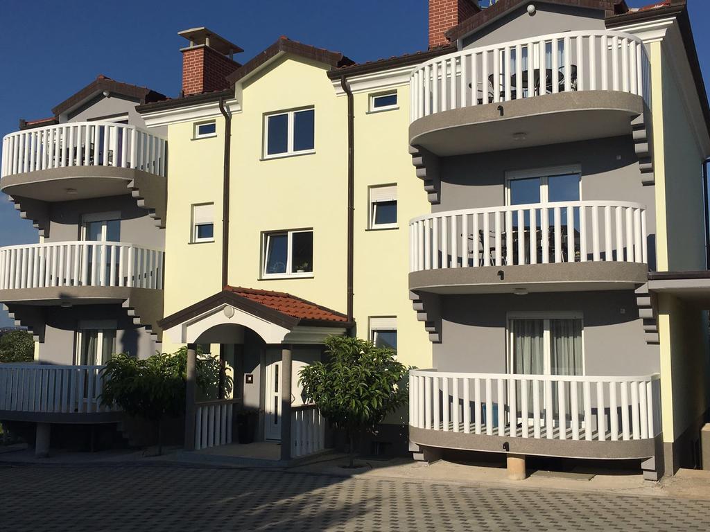 Apartments Barbic Умаг Экстерьер фото